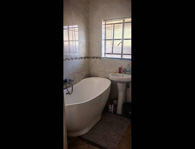 3 BEDROOM HOUSE FOR SALE IN SOSHANGUVE VV